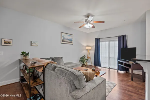 $1,600 | 119 Covil Avenue, Unit 101, Wilmington, NC 28403