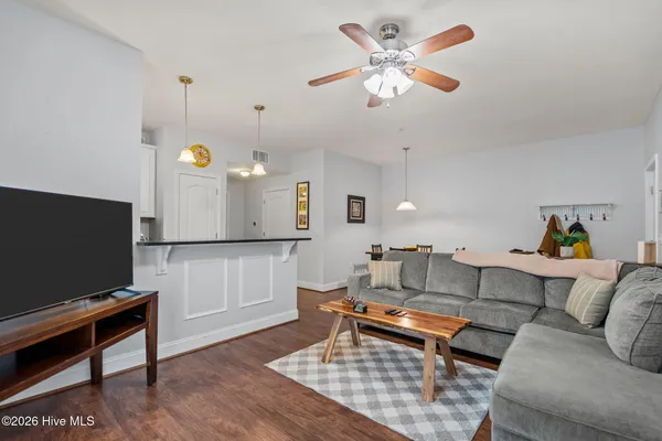 $1,600 | 119 Covil Avenue, Unit 101, Wilmington, NC 28403