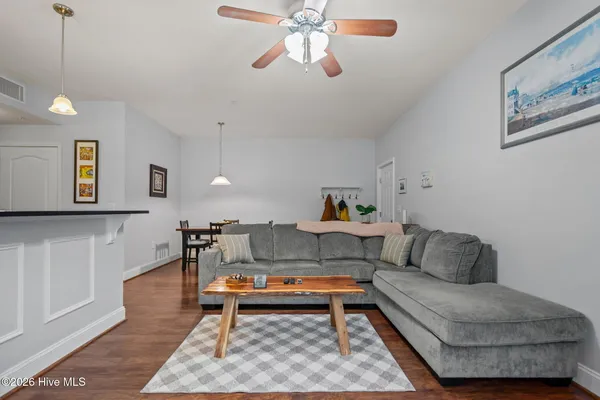 $1,600 | 119 Covil Avenue, Unit 101, Wilmington, NC 28403