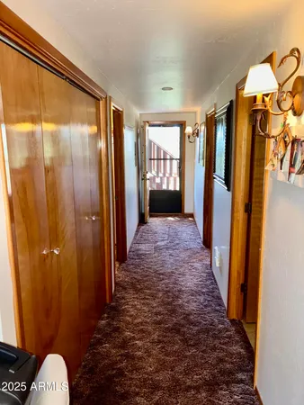 a view of entryway with a rug