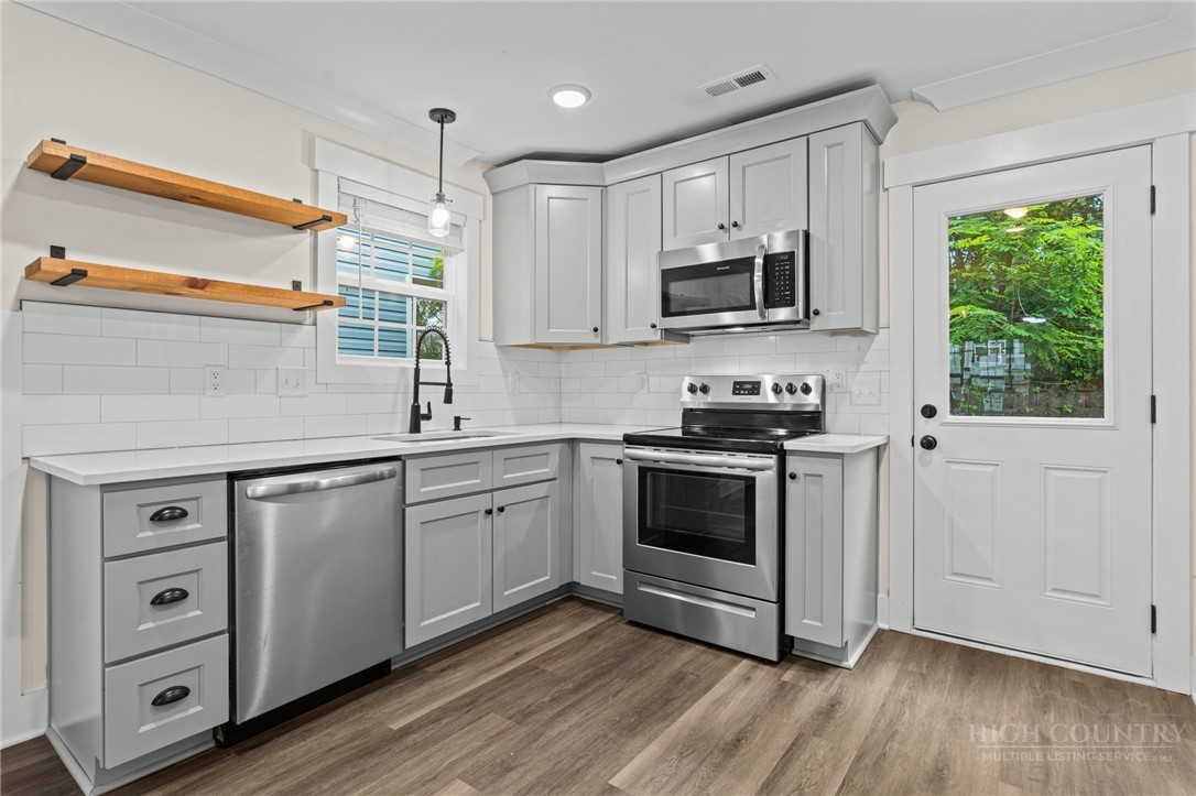 236 Stratford Lane Boone, NC 28607 - Photo 11 of 32