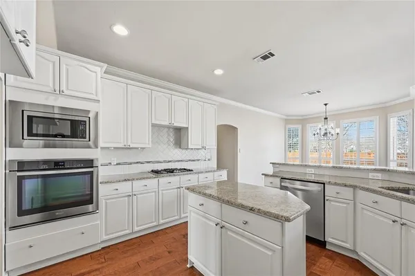 $1,100,000 | 303 Chestnut Cove Circle, Southlake, TX 76092