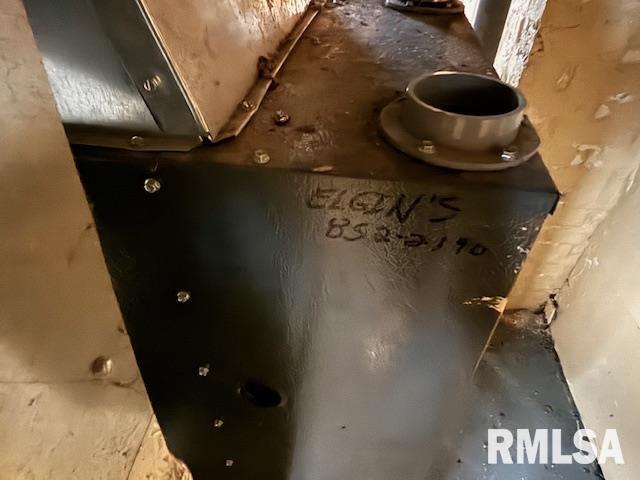 712 Roosevelt Avenue Kewanee, IL 61443 - Photo 17 of 21 an outdoor kitchen with a stove