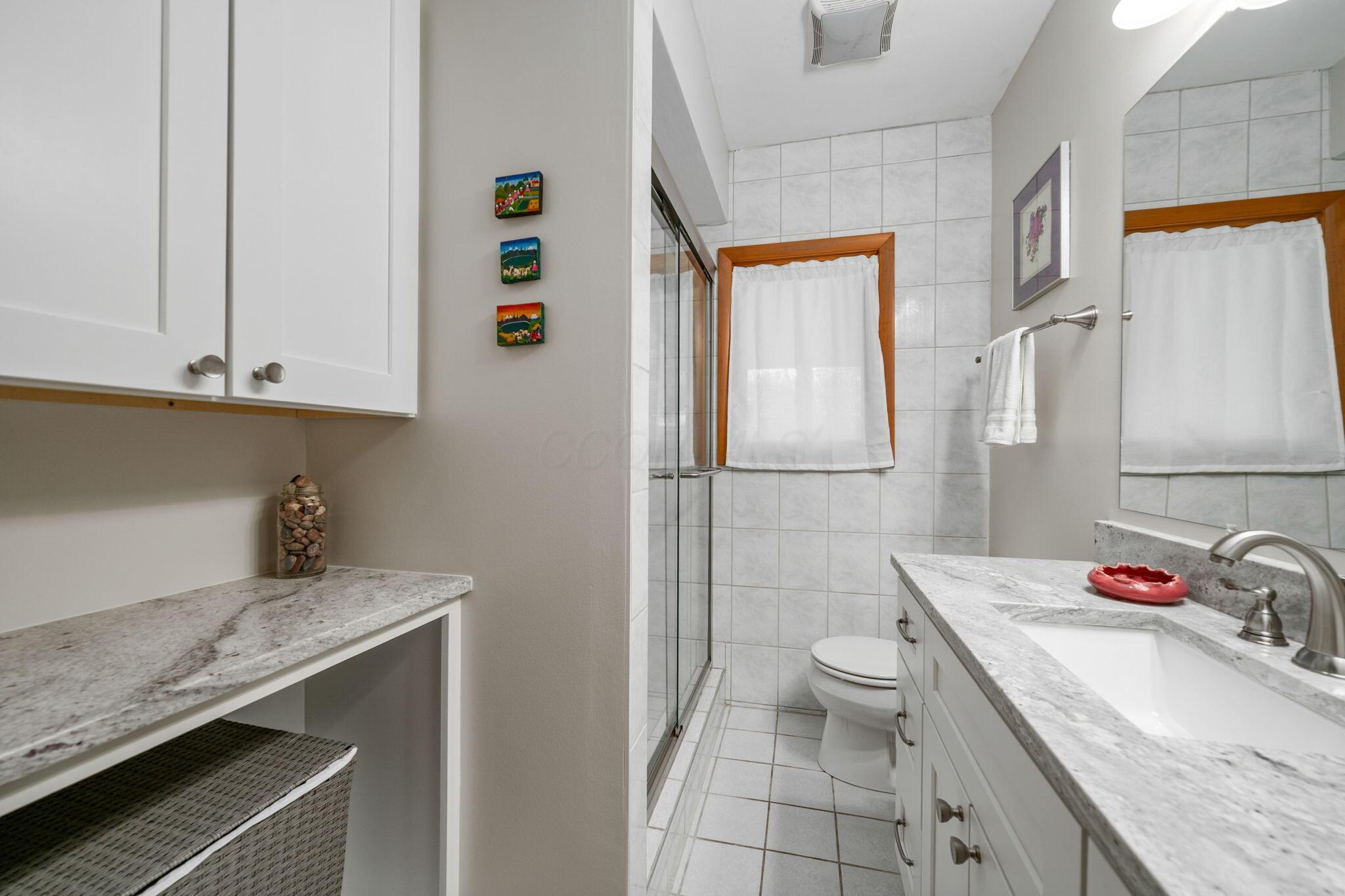 375 Home Road Delaware, OH 43015 - Photo 42 of 97 Full Bathroom 1