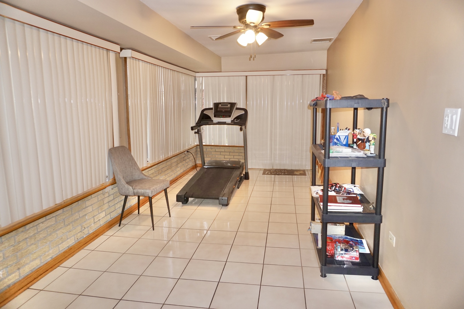 2220 Irwin Avenue Park Ridge, IL 60068 - Photo 6 of 24 Gallery Image 6