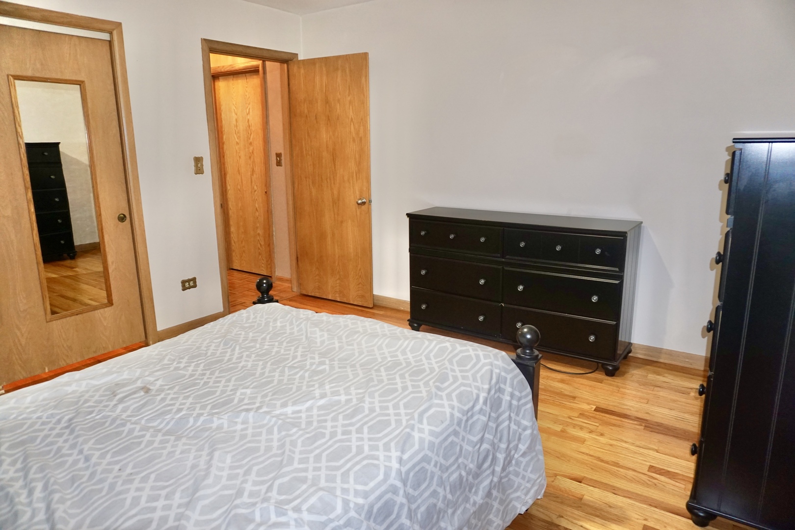 2220 Irwin Avenue Park Ridge, IL 60068 - Photo 8 of 24 Gallery Image 8
