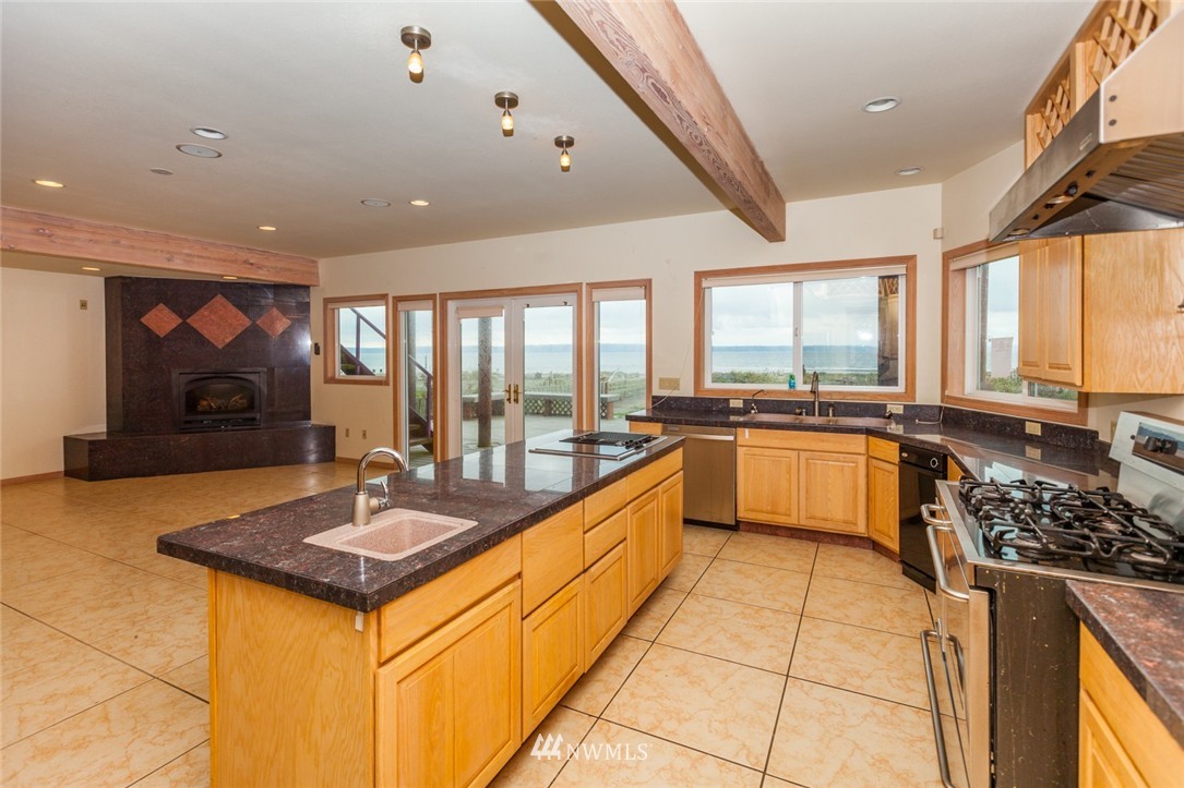 7634 Maxwelton Road Clinton, WA 98236 - Photo 10 of 25