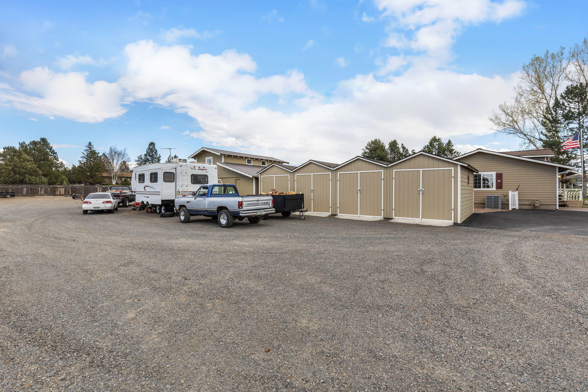 61774 Wickiup Road Bend, OR 97702 - Photo 13 of 18 AUGUST9