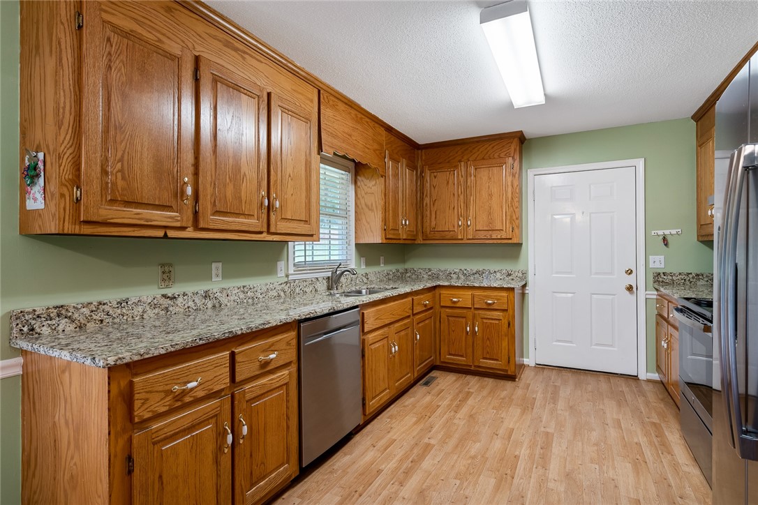 210 Wedgewood Drive Anderson, SC 29621 - Photo 11 of 25