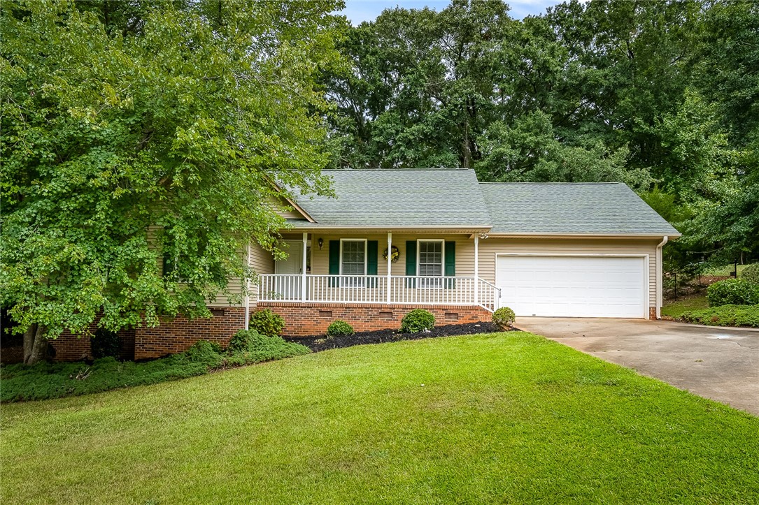 210 Wedgewood Drive Anderson, SC 29621 - Photo 3 of 25