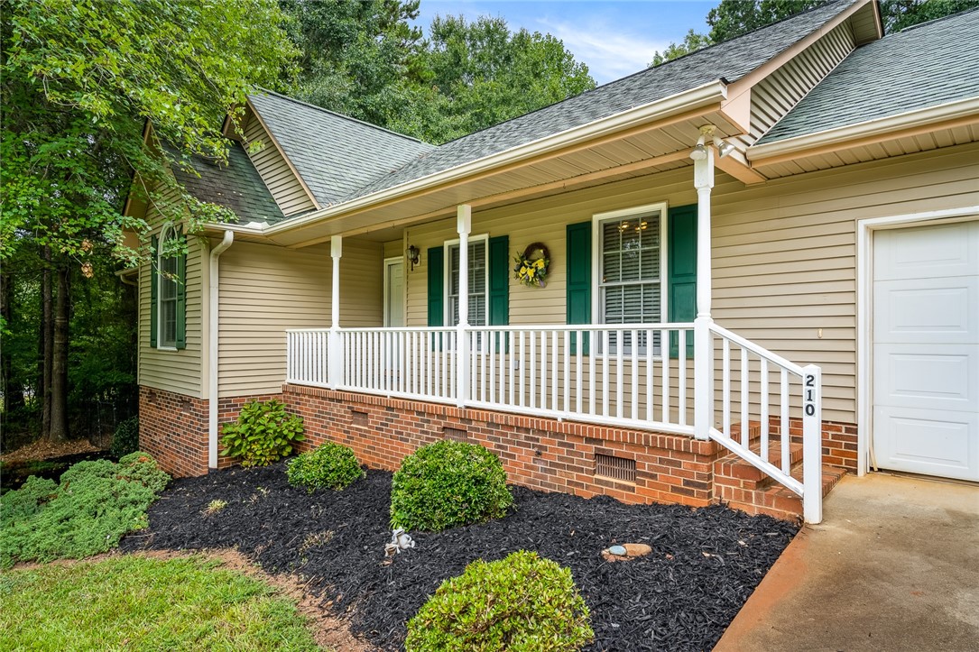 210 Wedgewood Drive Anderson, SC 29621 - Photo 5 of 25