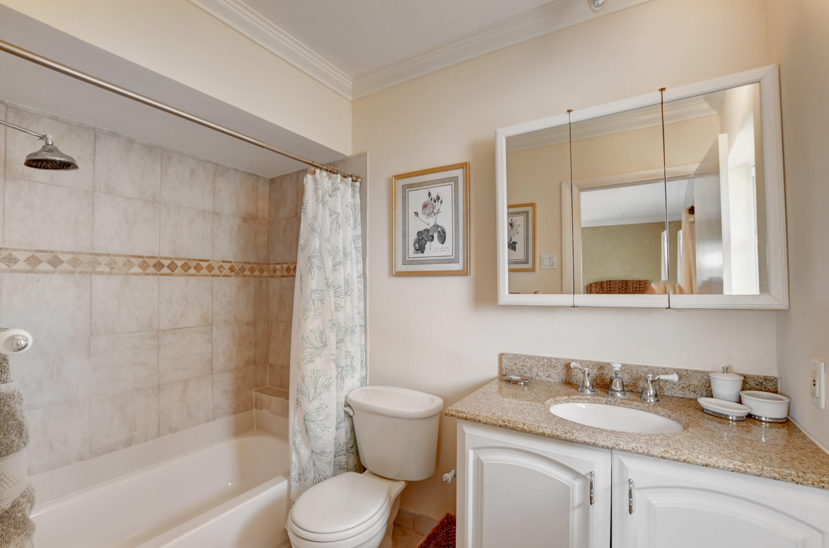 951 Holly Lane Boca Raton, FL 33486 - Photo 30 of 41 2nd Bathroom