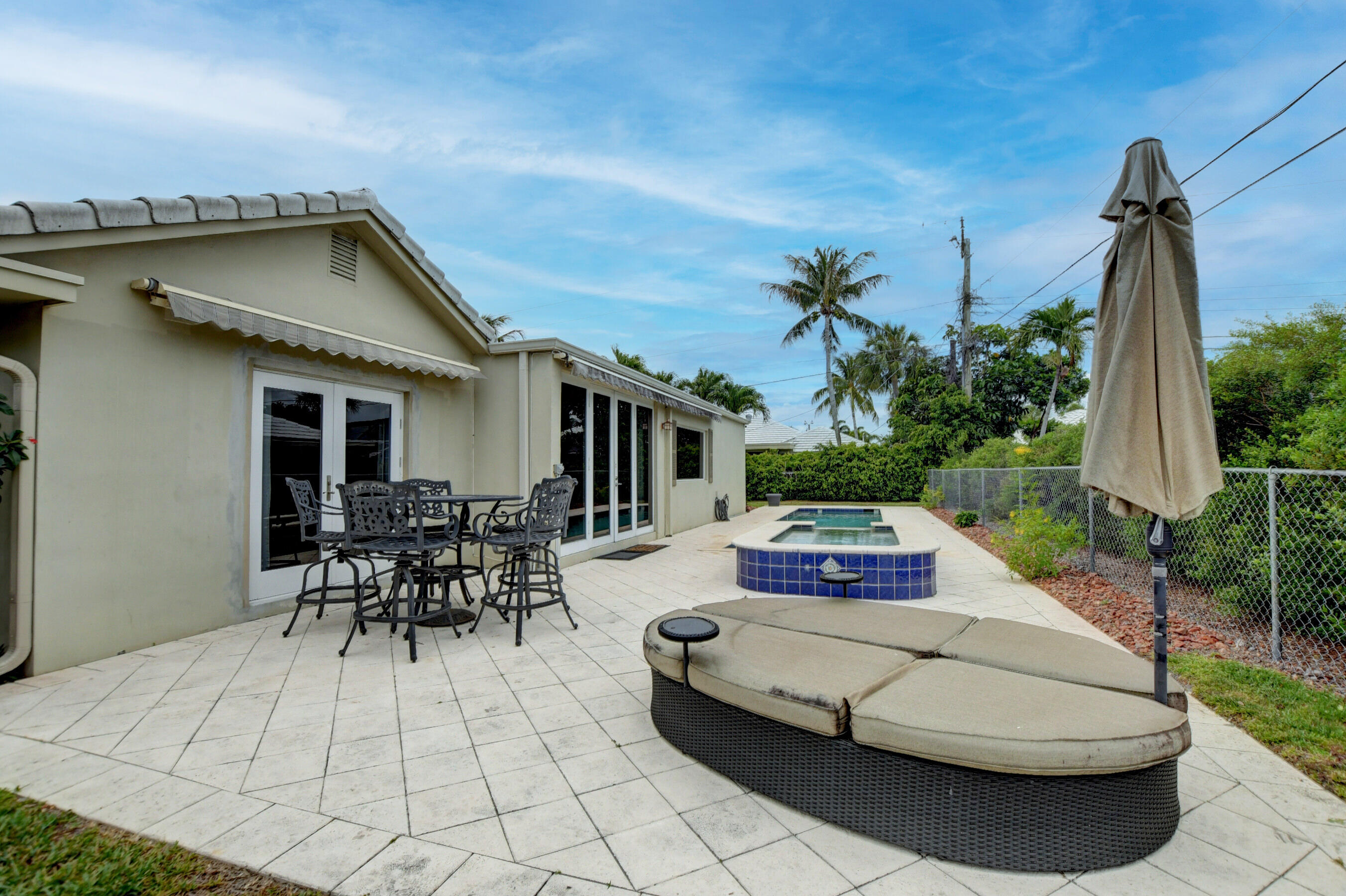 951 Holly Lane Boca Raton, FL 33486 - Photo 40 of 41 Back Patio