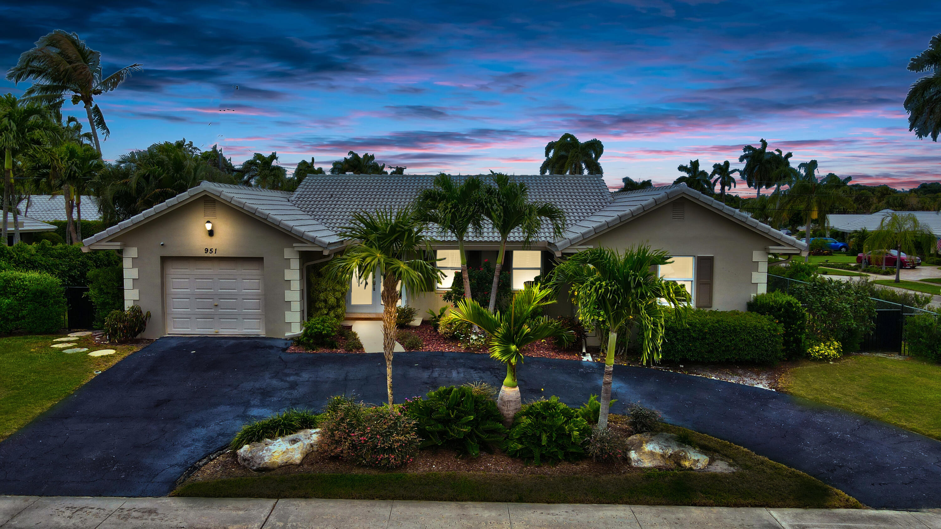 951 Holly Lane Boca Raton, FL 33486 - Photo 4 of 41 Twilight View