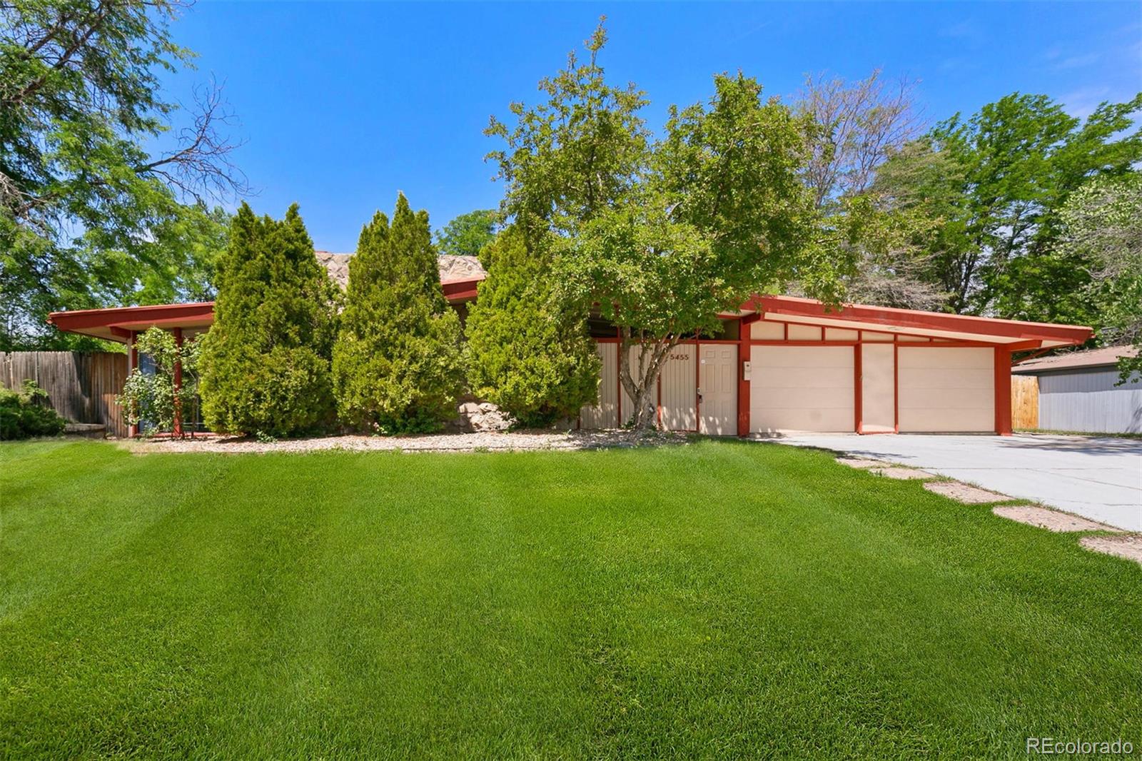 5455 South Mohawk Road Littleton, CO 80123 - Photo 2 of 36 Gallery Image 2