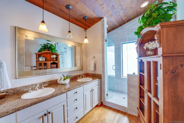 $4,950 | 6435 El Camino Del Teatro, La Jolla, CA 92037