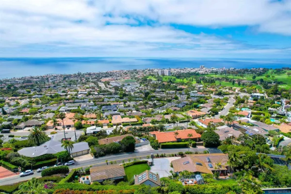 $4,950 | 6435 El Camino Del Teatro, La Jolla, CA 92037