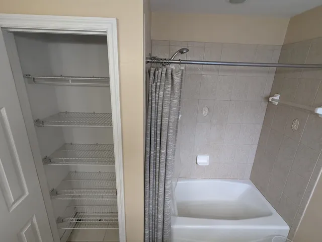 $1,795 | 889 Balkin Court, Tallahassee, FL 32305