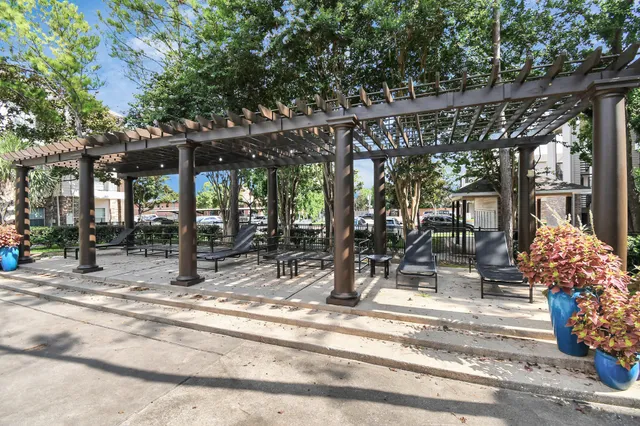 a view of entryway front of house