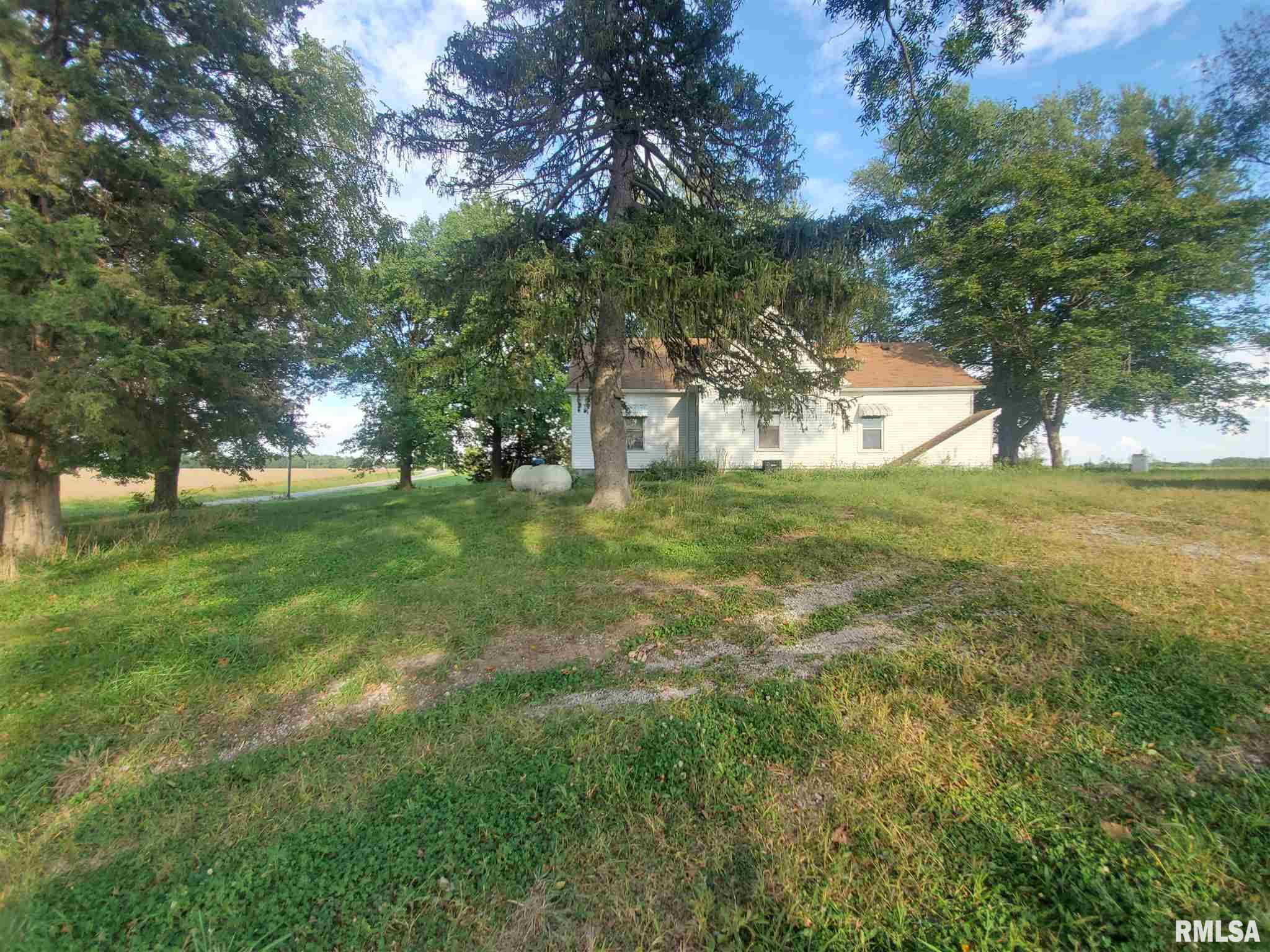 11872 Salisbury Road Pleasant Plains, IL 62677 - Photo 3 of 18 Gallery Image 3