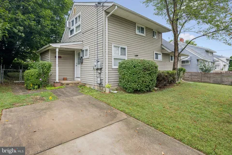 $520,000 | 1702 Veirs Mill Road, Rockville, MD 20851