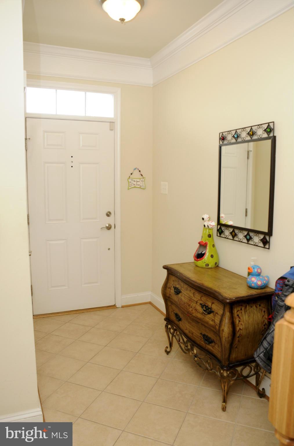 5800 Richards Valley Road Ellicott City, MD 21043 - Photo 3 of 28 Foyer