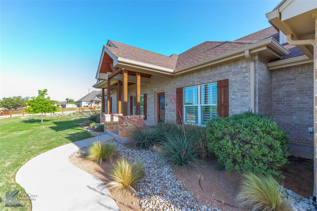112 Thomas Court Tuscola, TX 79562 - Photo 4 of 38