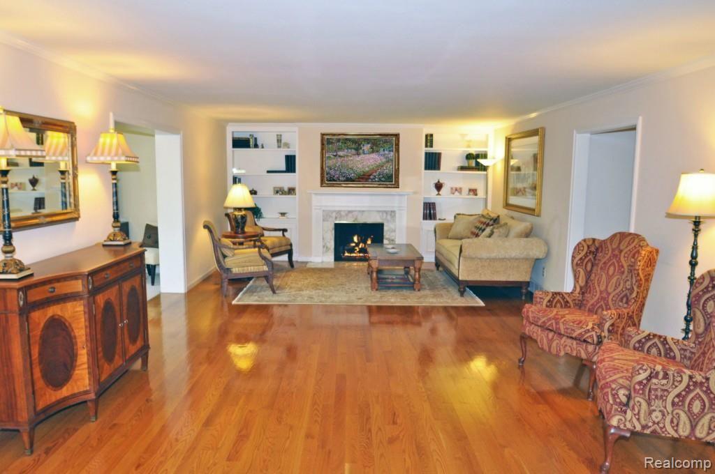 552 Washington Road Grosse Pointe, MI 48230 - Photo 8 of 30 8.jpg