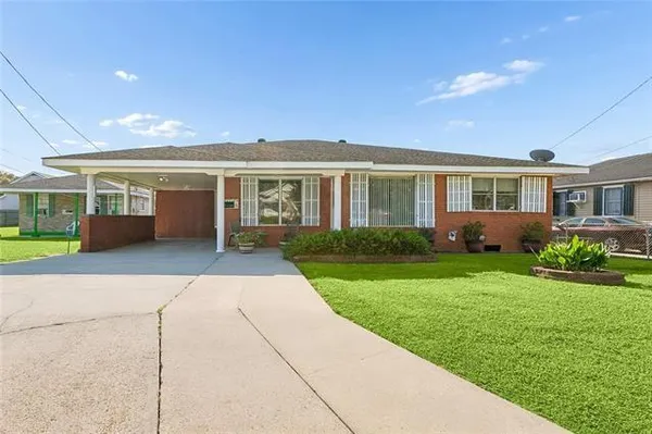 $225,000 | 735 Ave F, Westwego, LA 70094