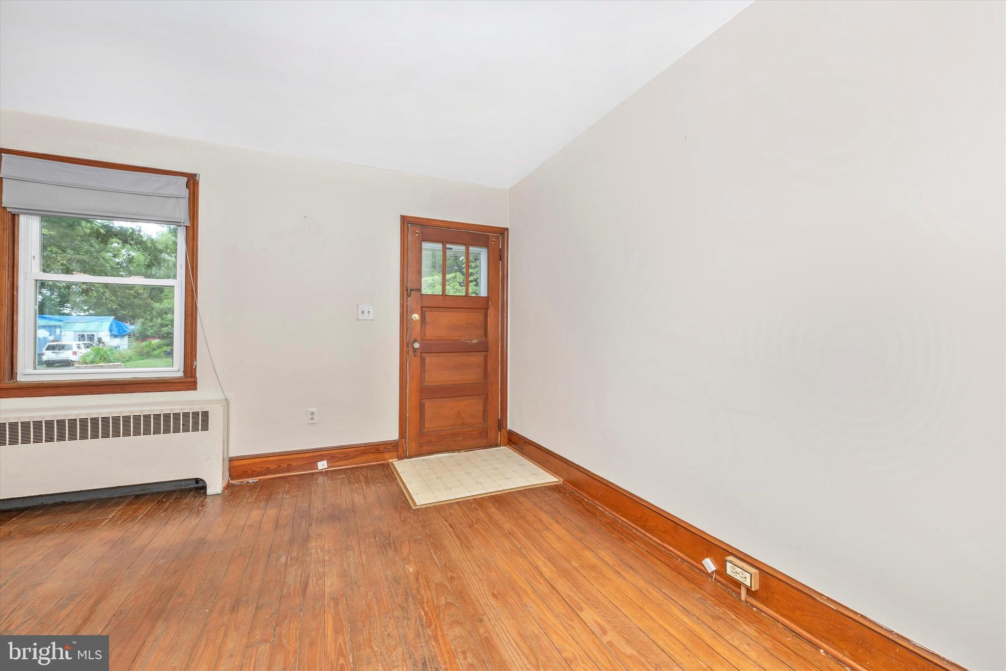 8033 Ball Road Frederick, MD 21704 - Photo 3 of 57 Living Room