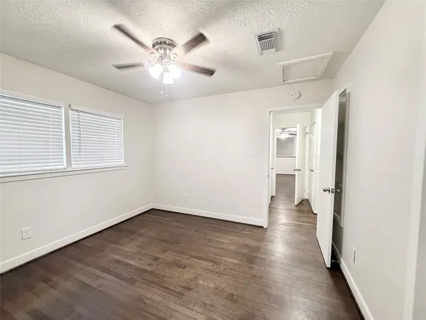 $1,850 | 523 Wisteria Street, Lake Jackson, TX 77566