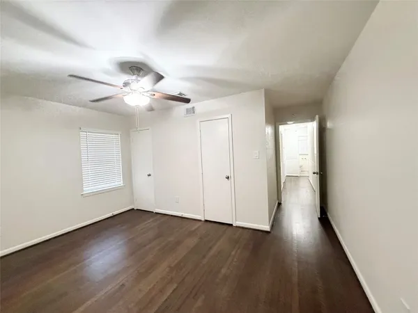 $1,850 | 523 Wisteria Street, Lake Jackson, TX 77566