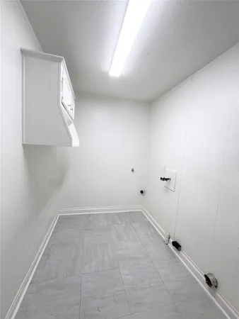 $1,850 | 523 Wisteria Street, Lake Jackson, TX 77566