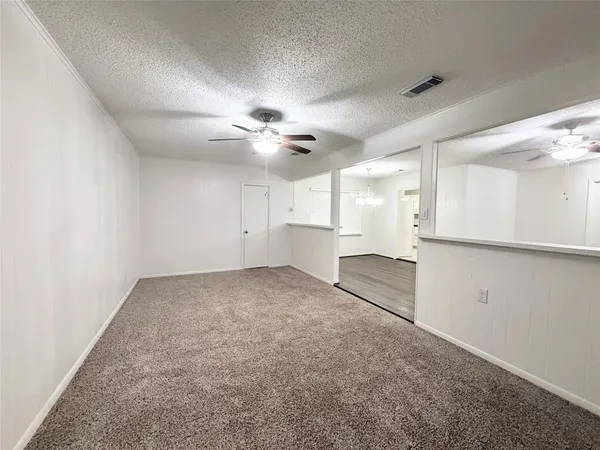 $1,850 | 523 Wisteria Street, Lake Jackson, TX 77566