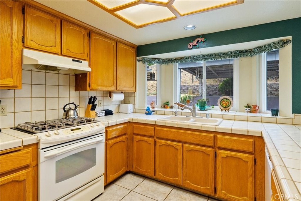 8580 Corriente Road Atascadero, CA 93422 - Photo 5 of 21