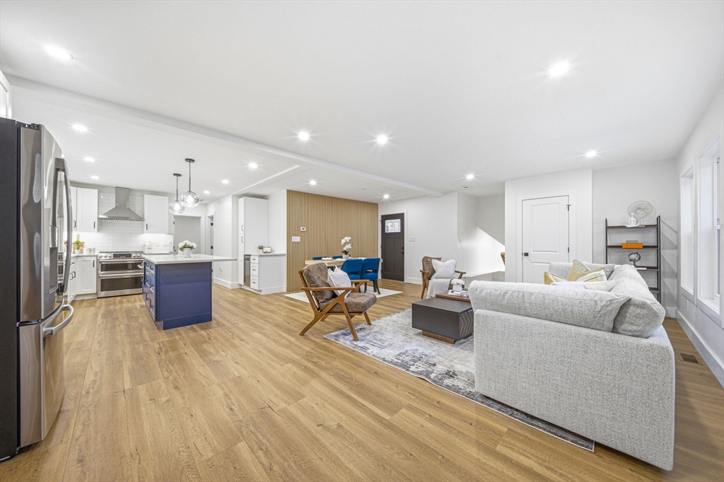 52-54 Rangeley Road Newton, MA 02465 - Photo 3 of 42