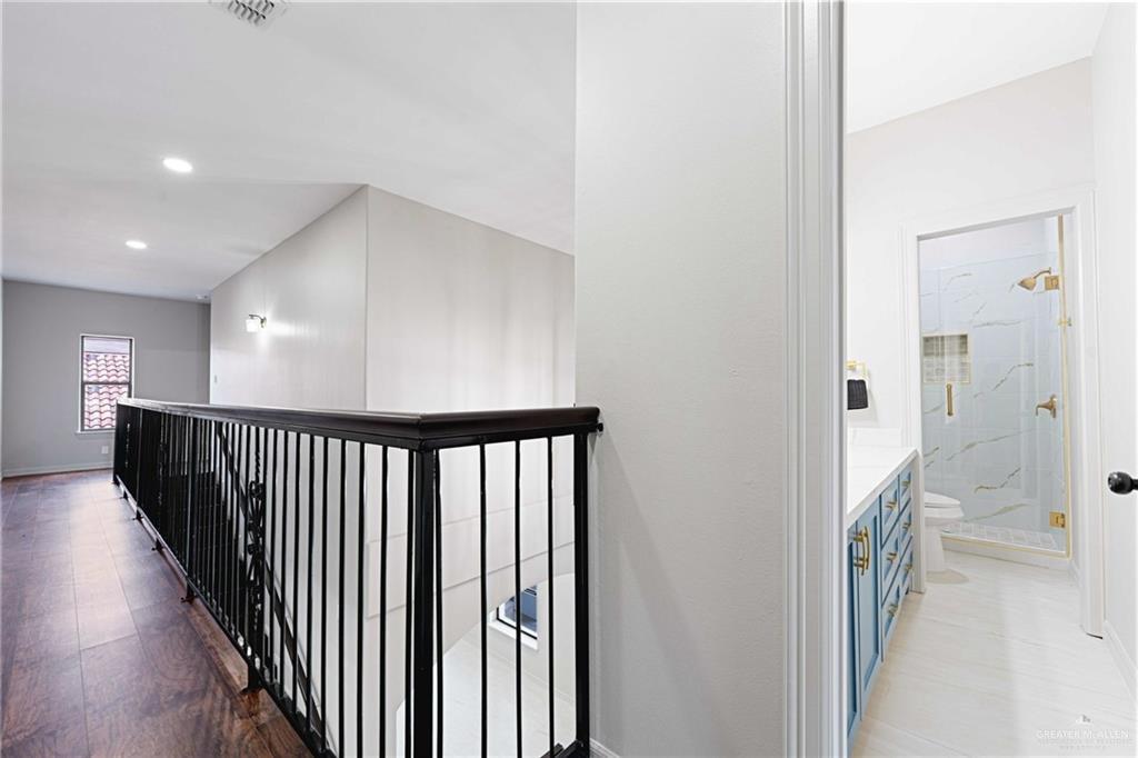 2216 South 45th Street McAllen, TX 78503 - Photo 24 of 34 a view of a hallway with a hallway