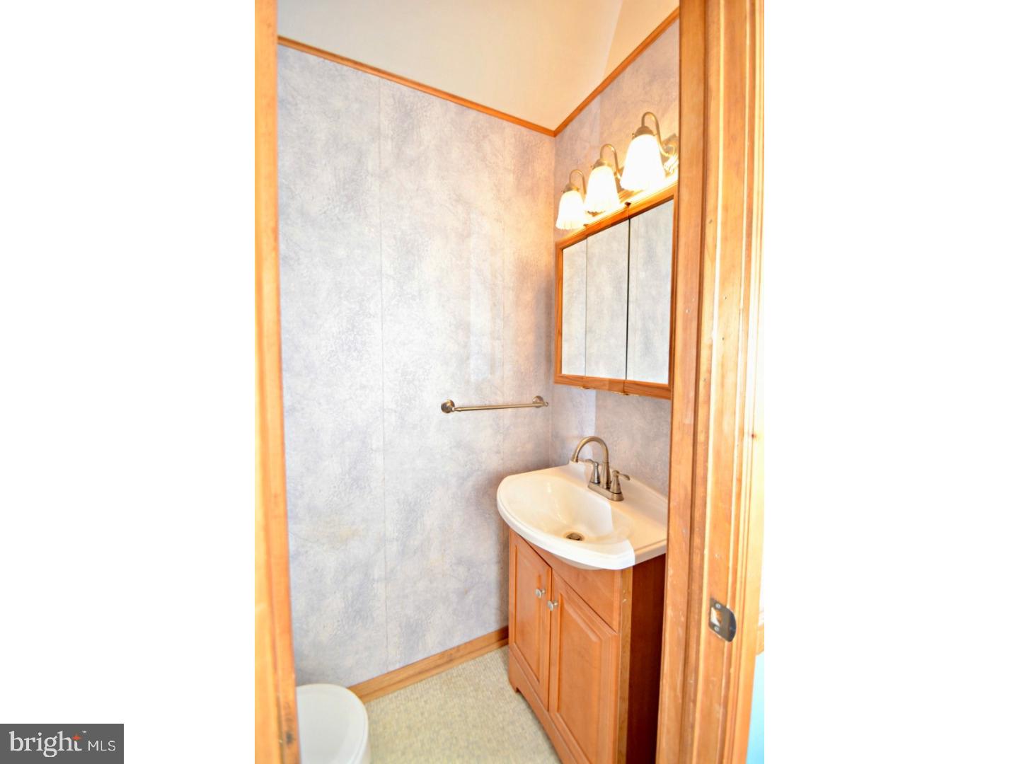 2055 Clover Mill Road Quakertown, PA 18951 - Photo 11 of 23 Bathroom