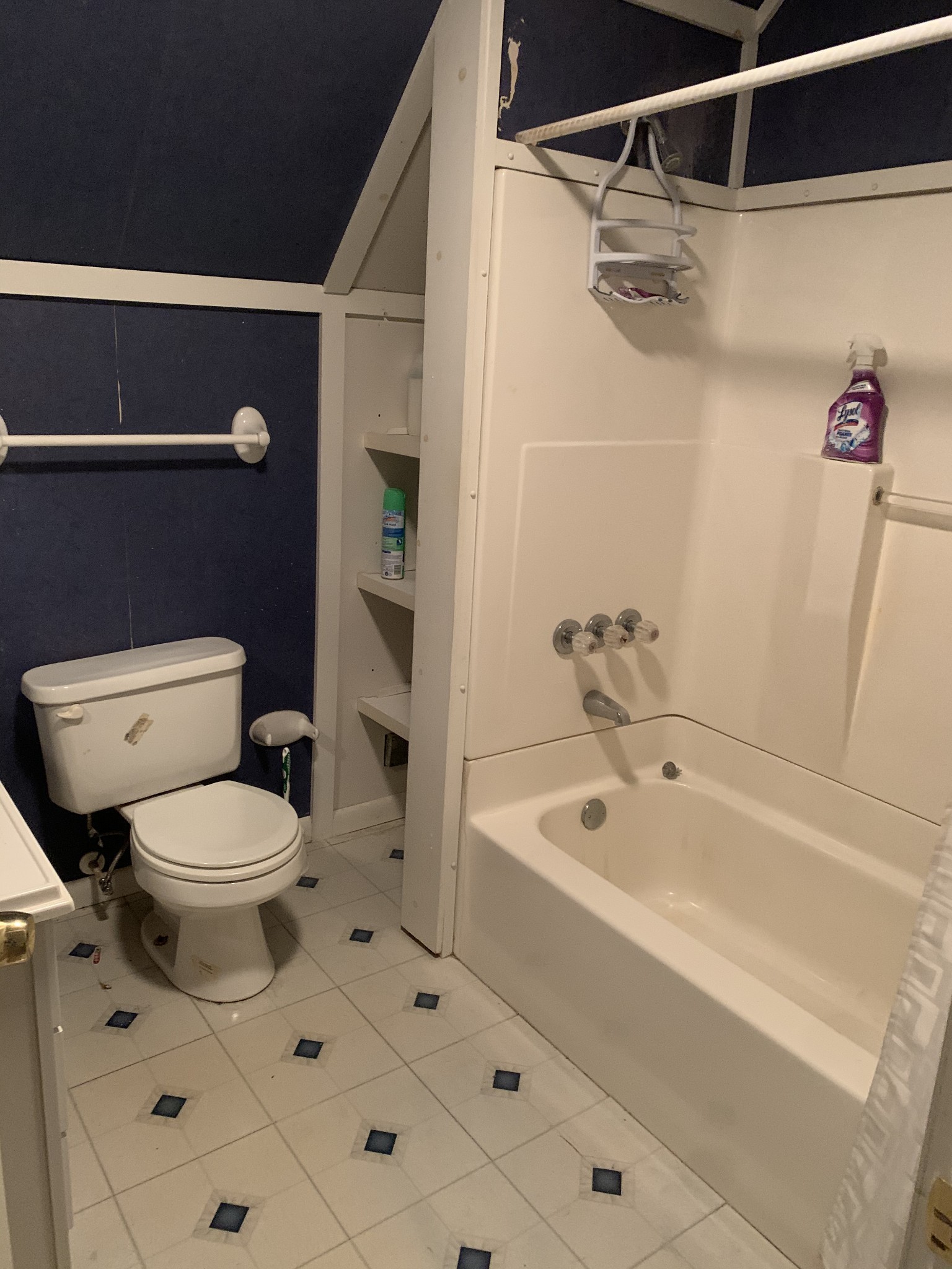 773 Curd Road Mount Juliet, TN 37122 - Photo 17 of 25 a bathroom with a sink a toilet and shower