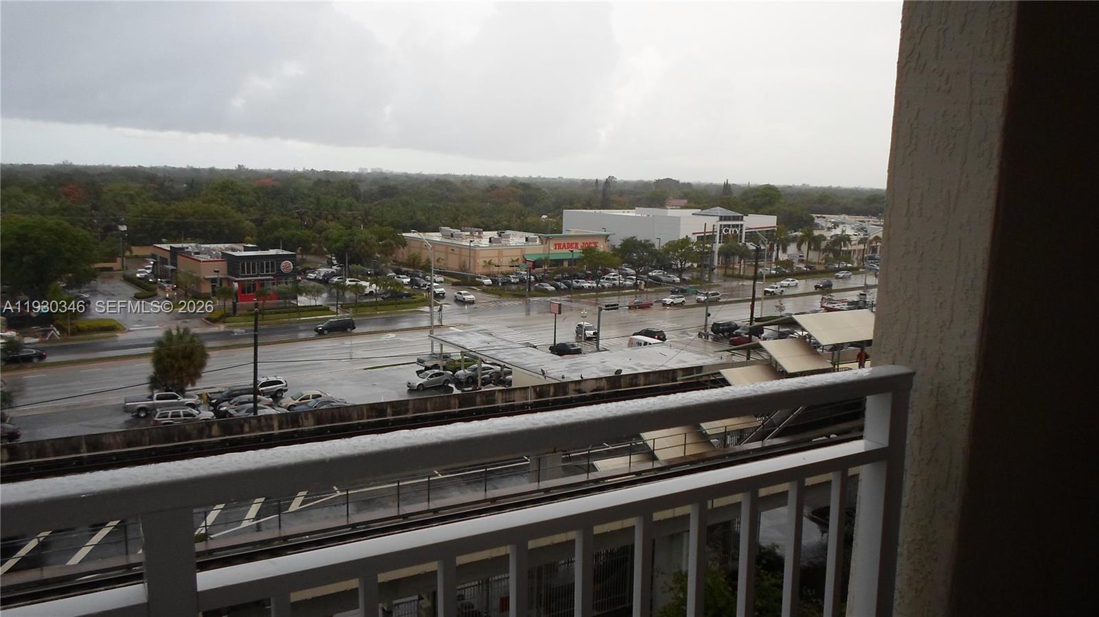 7275 Southwest 90th Way, Unit G 611 Miami, FL 33156 - Photo 19 of 56 a view of a city