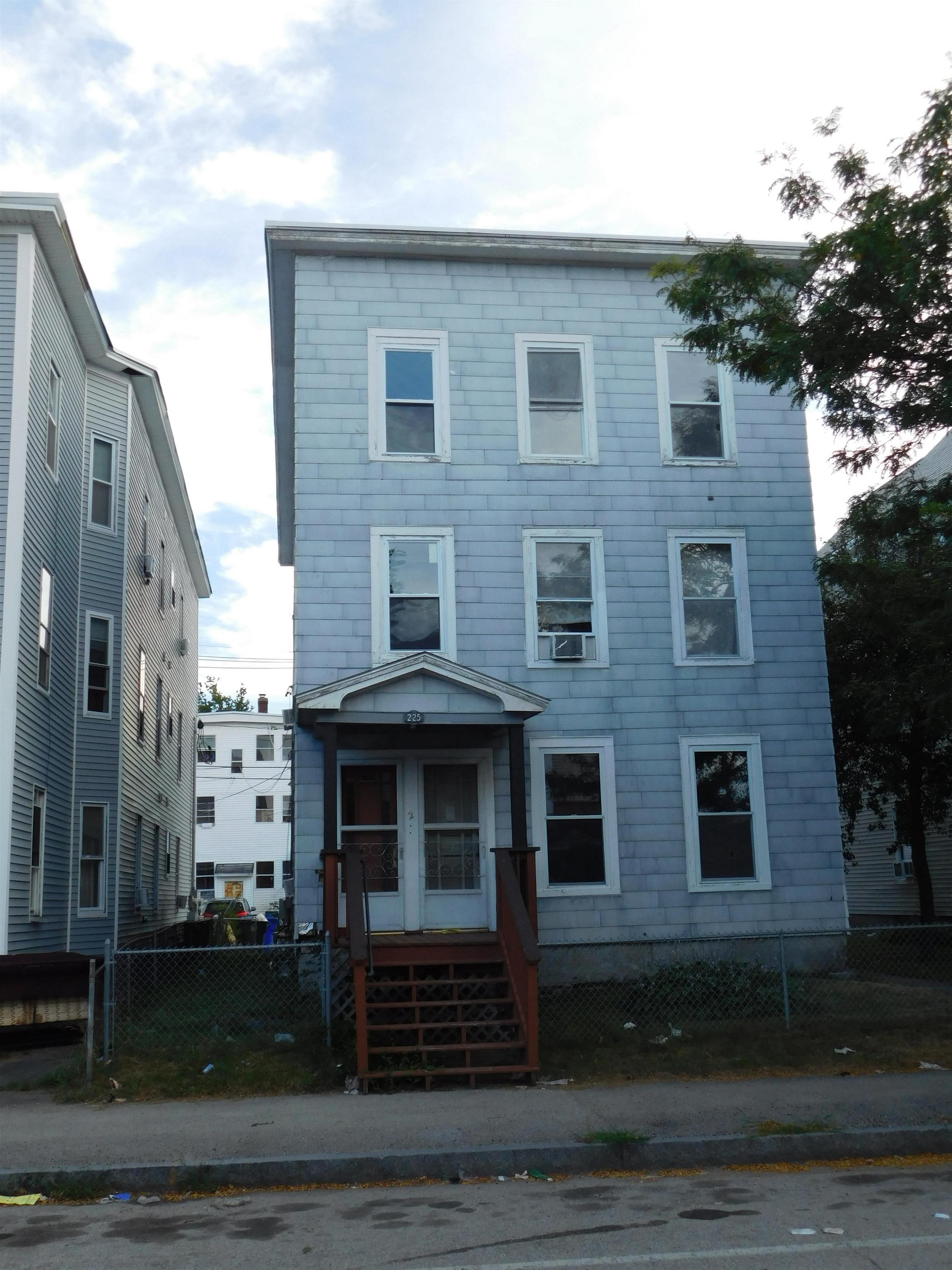 225 Spruce Street Manchester, NH 03103 - Photo 1 of 15 Gallery Image 1