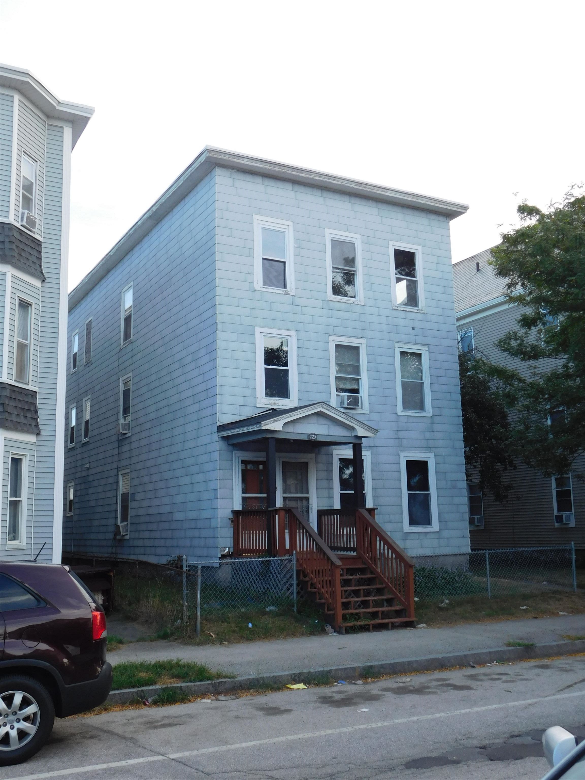 225 Spruce Street Manchester, NH 03103 - Photo 2 of 15 Gallery Image 2