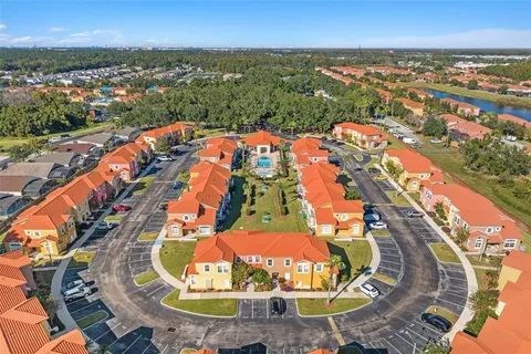 $399,000 | 911 Lake Berkley Drive, Kissimmee, FL 34746