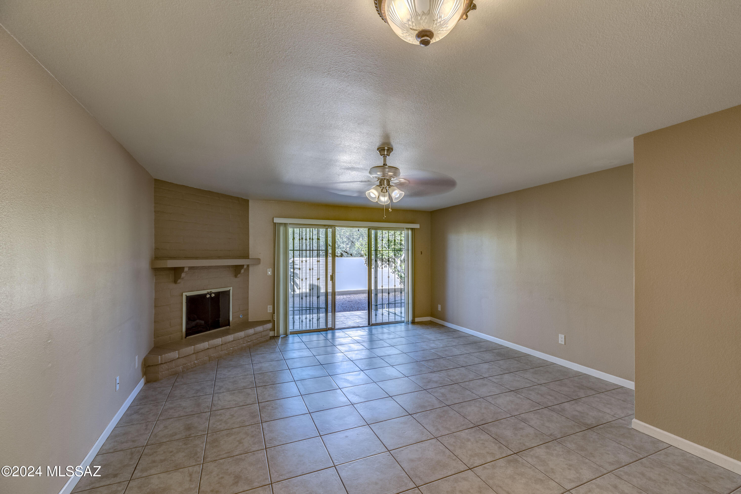 7827 East 4th Street Tucson, AZ 85710 - Photo 7 of 43