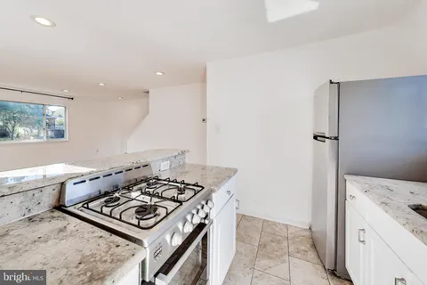 $299,000 | 637 Maury Avenue, Oxon Hill, MD 20745