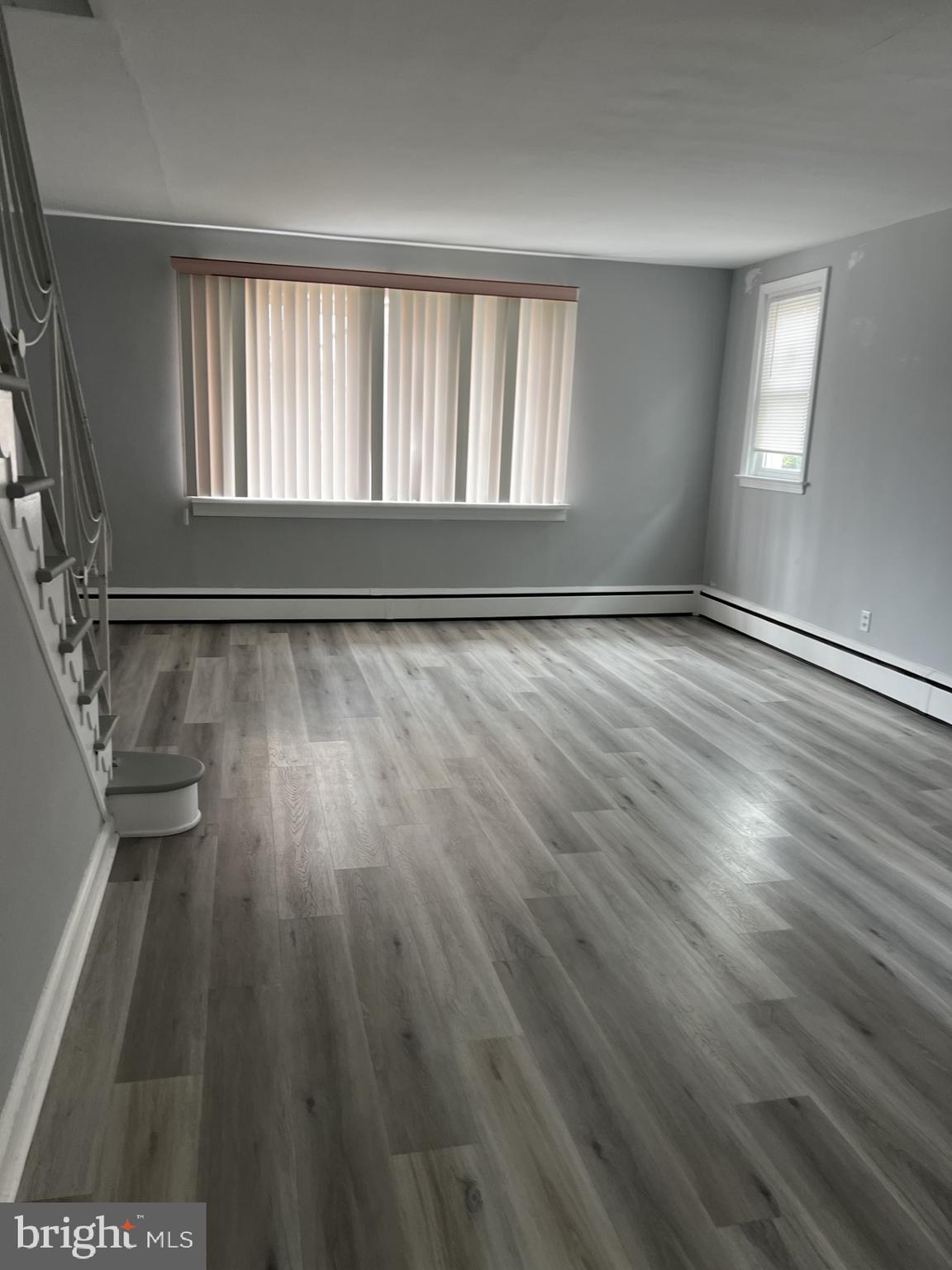 1717 Danforth Street Philadelphia, PA 19152 - Photo 4 of 8 Living Room