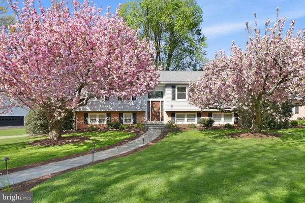 $1,149,900 | 10106 Nadine Drive, Vienna, VA 22181