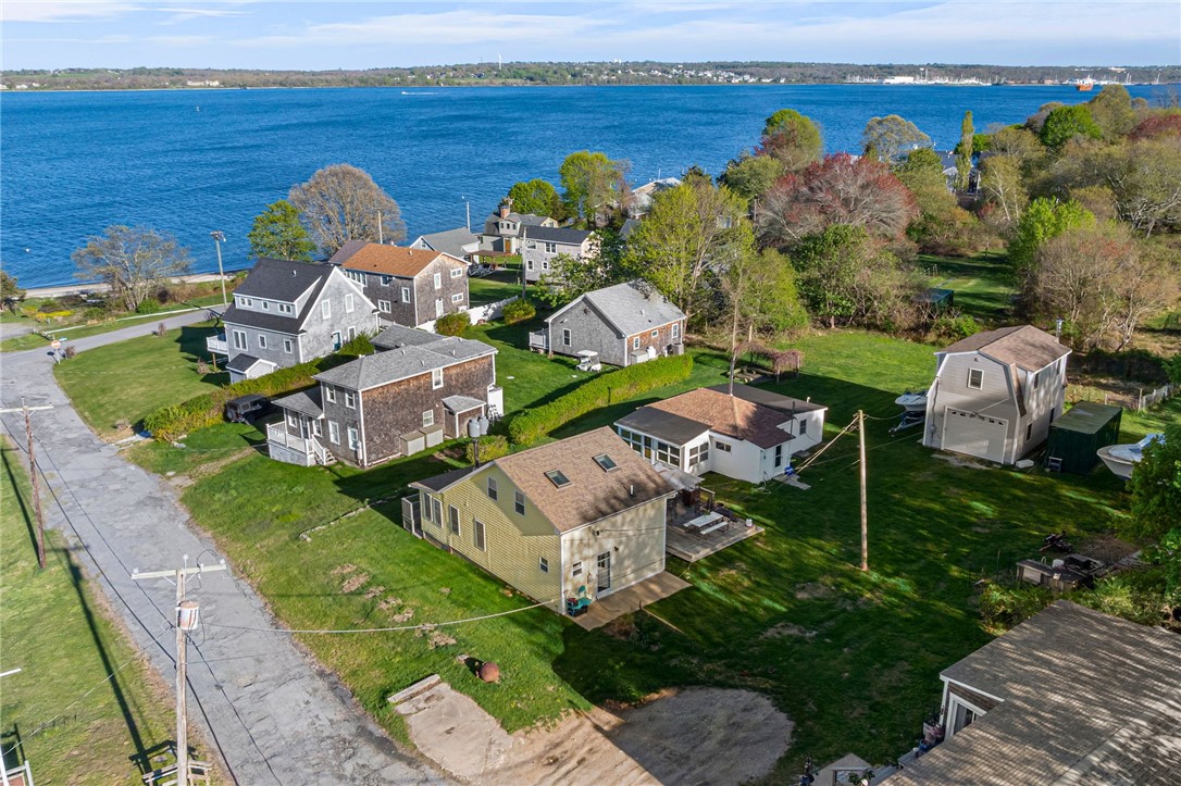 26 Pier Road Portsmouth, RI 02872 - Photo 9 of 39 Gallery Image 9