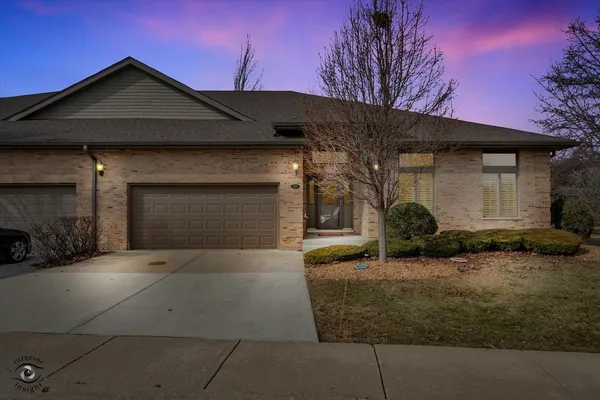 $499,900 | 9306 Fox Run Circle, Frankfort, IL 60423