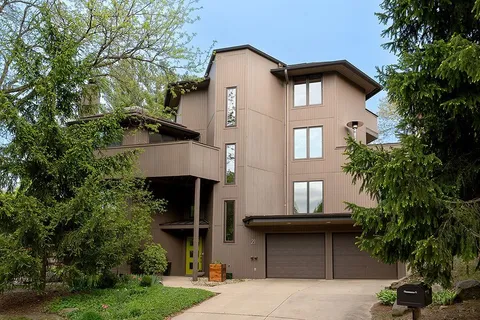 $850,000 | 21 Foxboro Circle, Madison, WI 53717